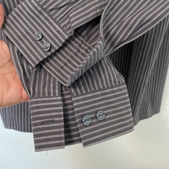 Men's Kenneth Cole Grey Striped Button Down Dress Shirt. Size: L 16 1/2 34/35 - Picture 4 of 5